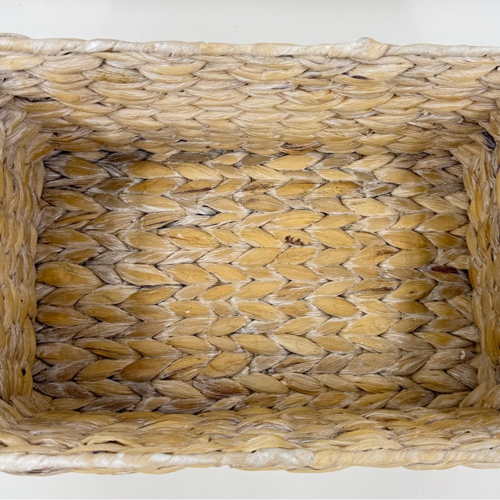 Tommy Bahama White Wash Wicker Rectangle Basket 13.5 L‎ x 8.5 W x 7.5 H New NWT - Picture 3 of 7